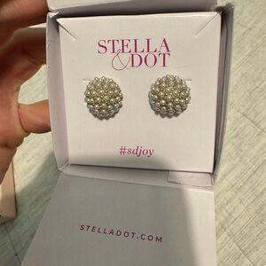 Madison Pearl Studs